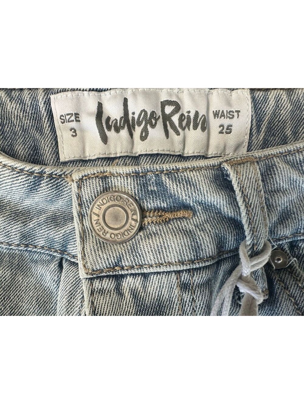 Indigo Rein Denim Shorts Cherry Embroidered Relaxed Fit Size 3 Medium Blue - Picture 3 of 4
